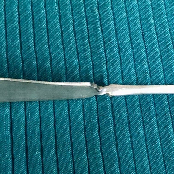 1847 Rogers Bros A1 Silver or Silverplate Master Butter Knife Tipped fiddle - Picture 3 of 14